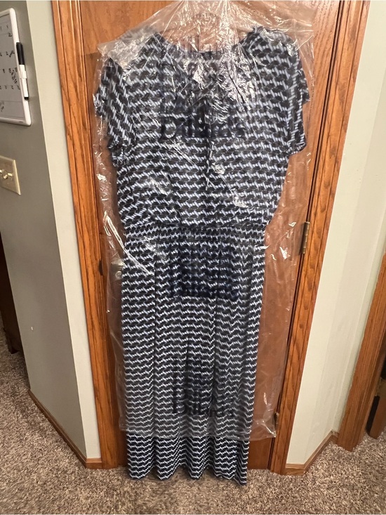 London Times Dresses & Skirts - London Times Navy and White Maxi Dress